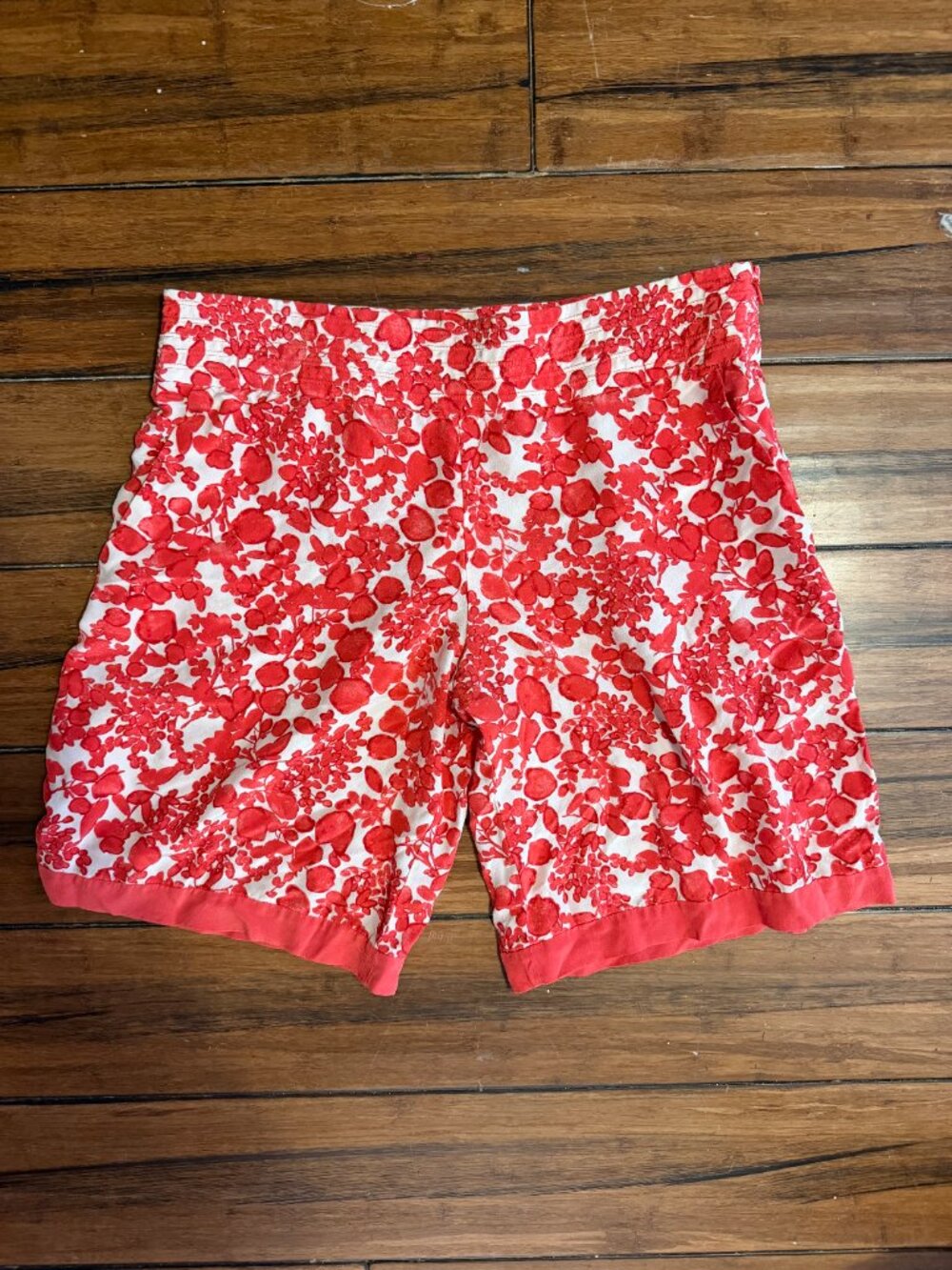 Tory Burch 100% Silk Red White Floral Print Shorts Resortwear Small - Picture 4 of 9